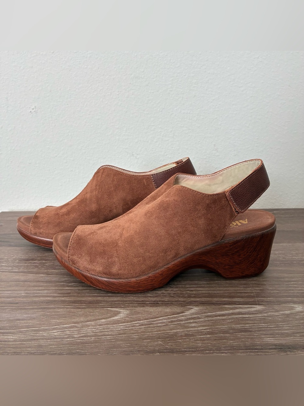 Alegria Rosie Peep Toe Wedge Sandals Size 38 Brown